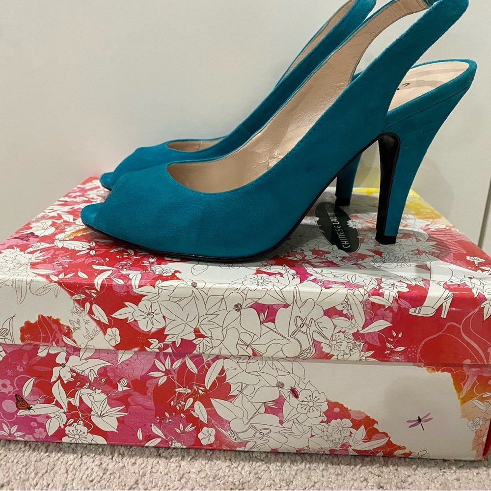 Chinese Laundry electric blue suede sling back heels size 6